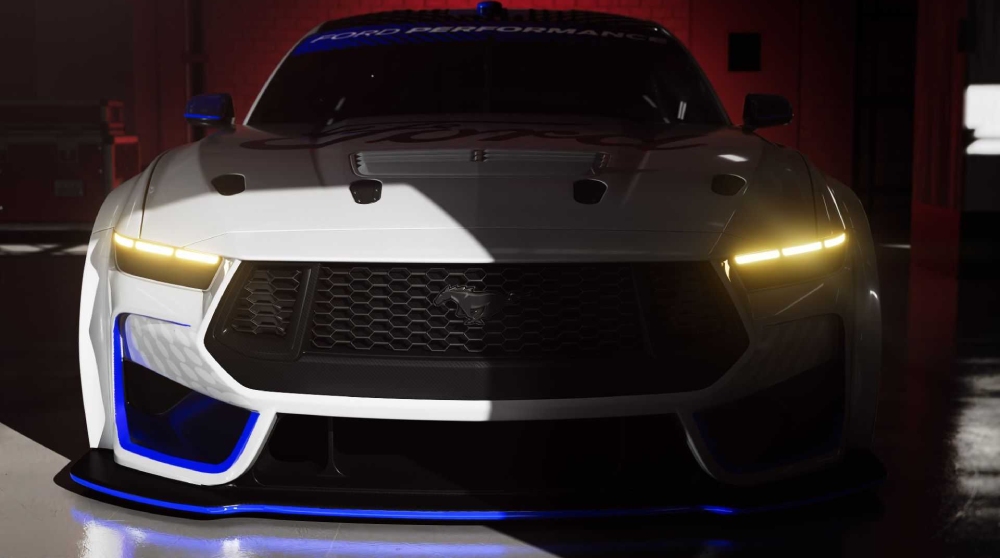 فورد موستنج الحصان الأسود