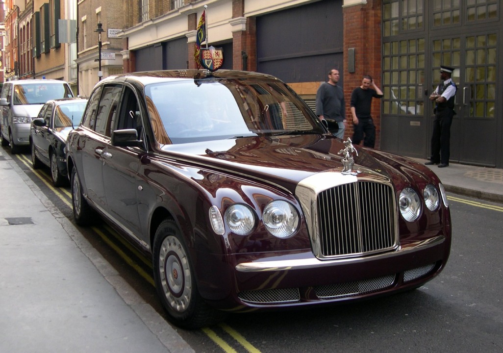 Rolls Royce Limousine Queen