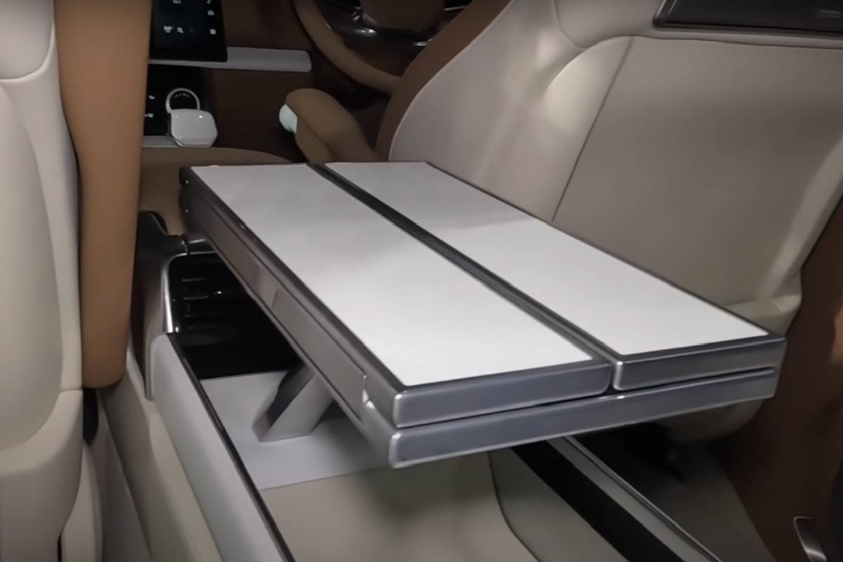 رنج روفر اس في 2022