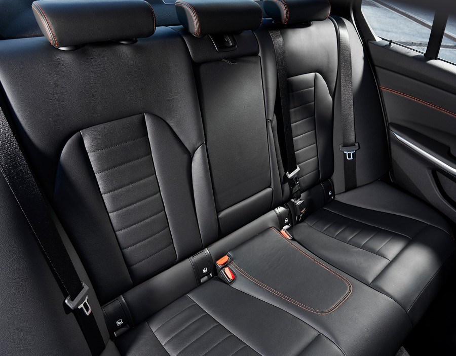 بي ام دبليو الفئة الثالثة