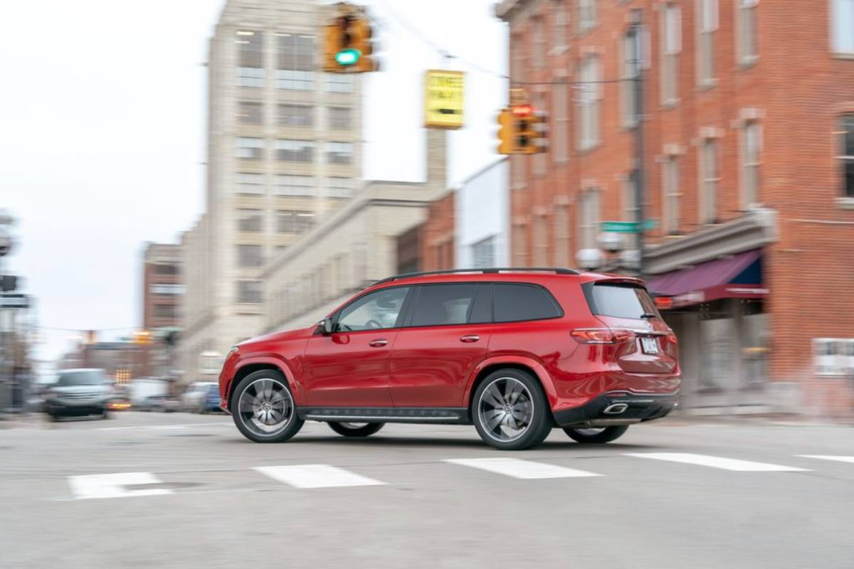 مقارنة سيارات