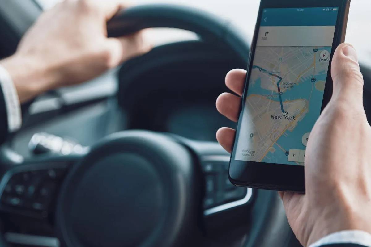 جهاز تتبع السيارات