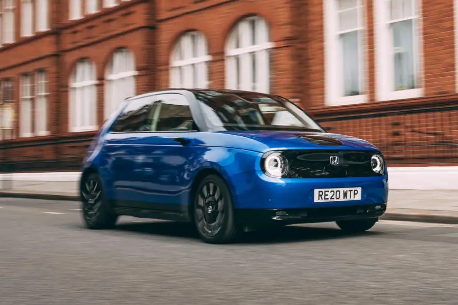 سيارة كهربائية صغيرة