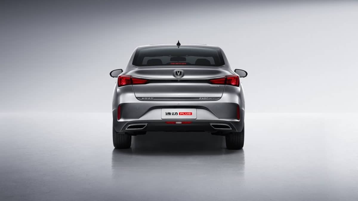 سيارة شانجان ايدو بلس من الخلف