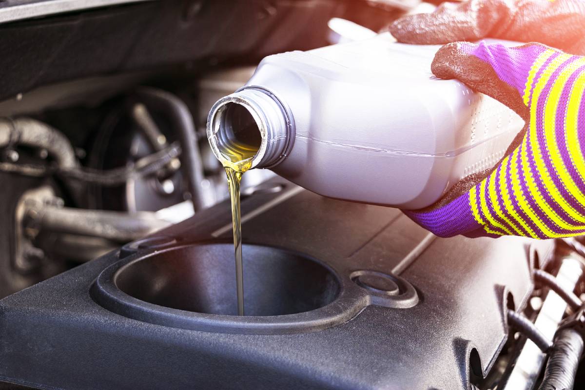 تغيير زيت السيارة