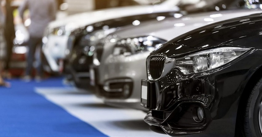 معرض سيارات