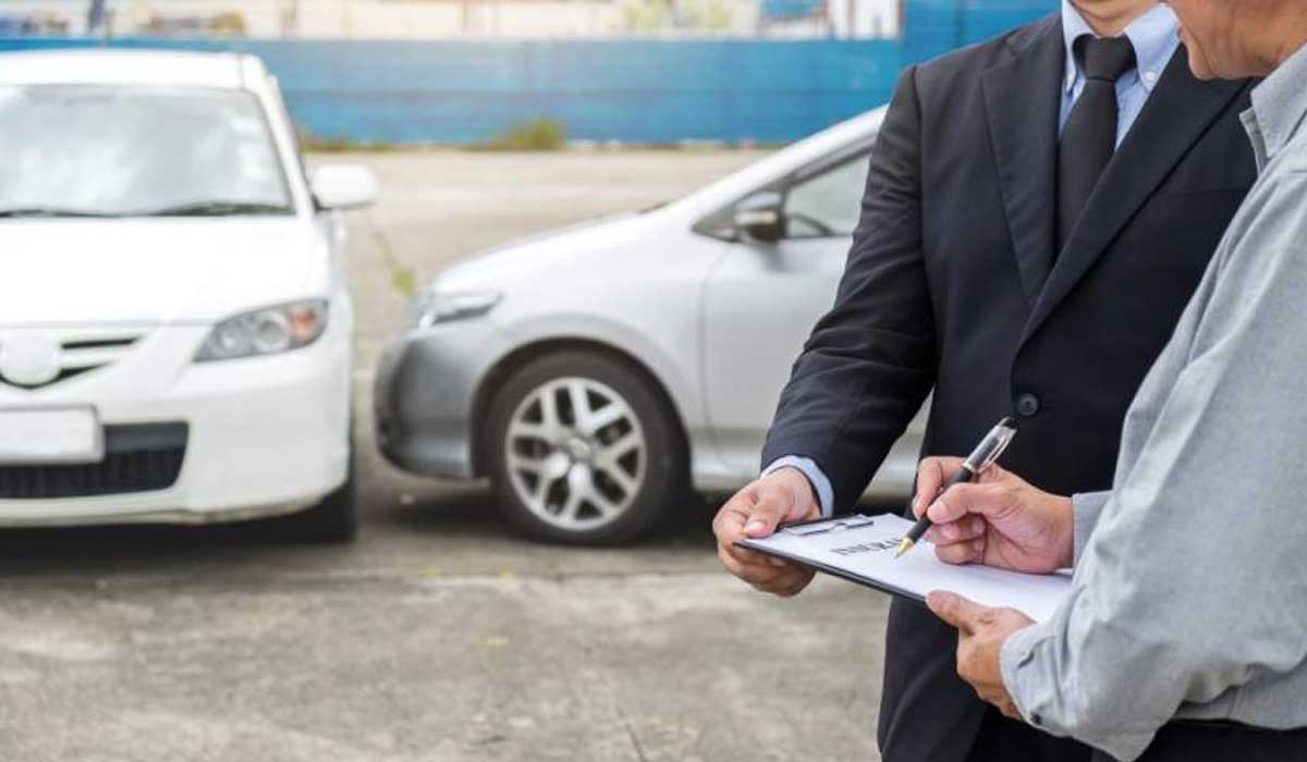 تأميني للسيارات