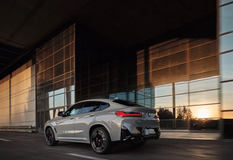 سيارة بي أم دبليو