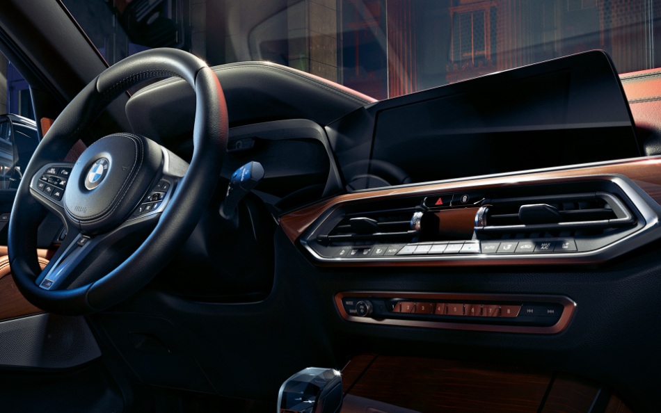 اكس 5 من الداخل