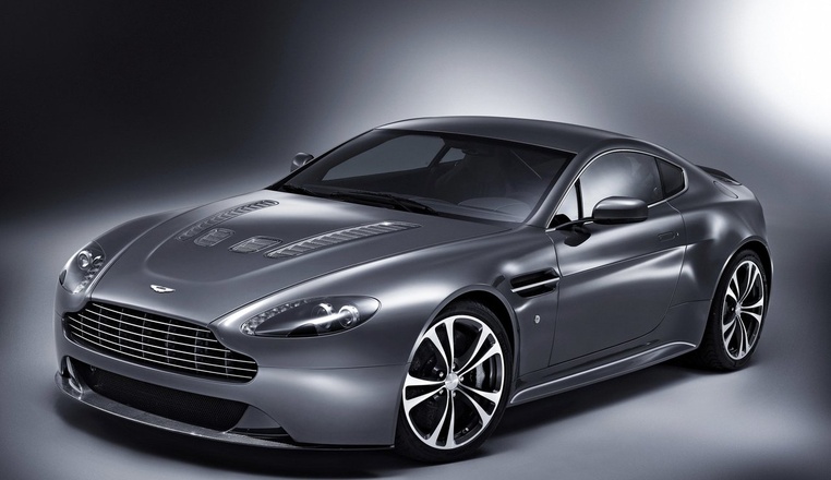 استون مارتن فانتاج الجيل الاول