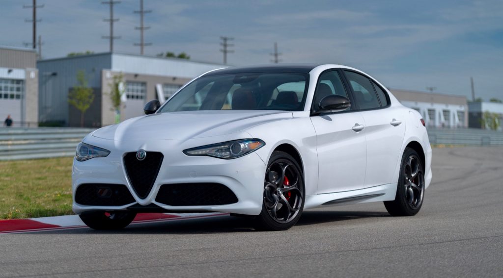 الفا روميو جوليا 2022