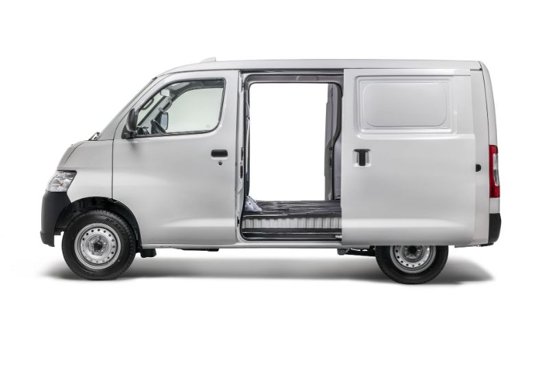 تويوتا لايت ايس فان من الداخل