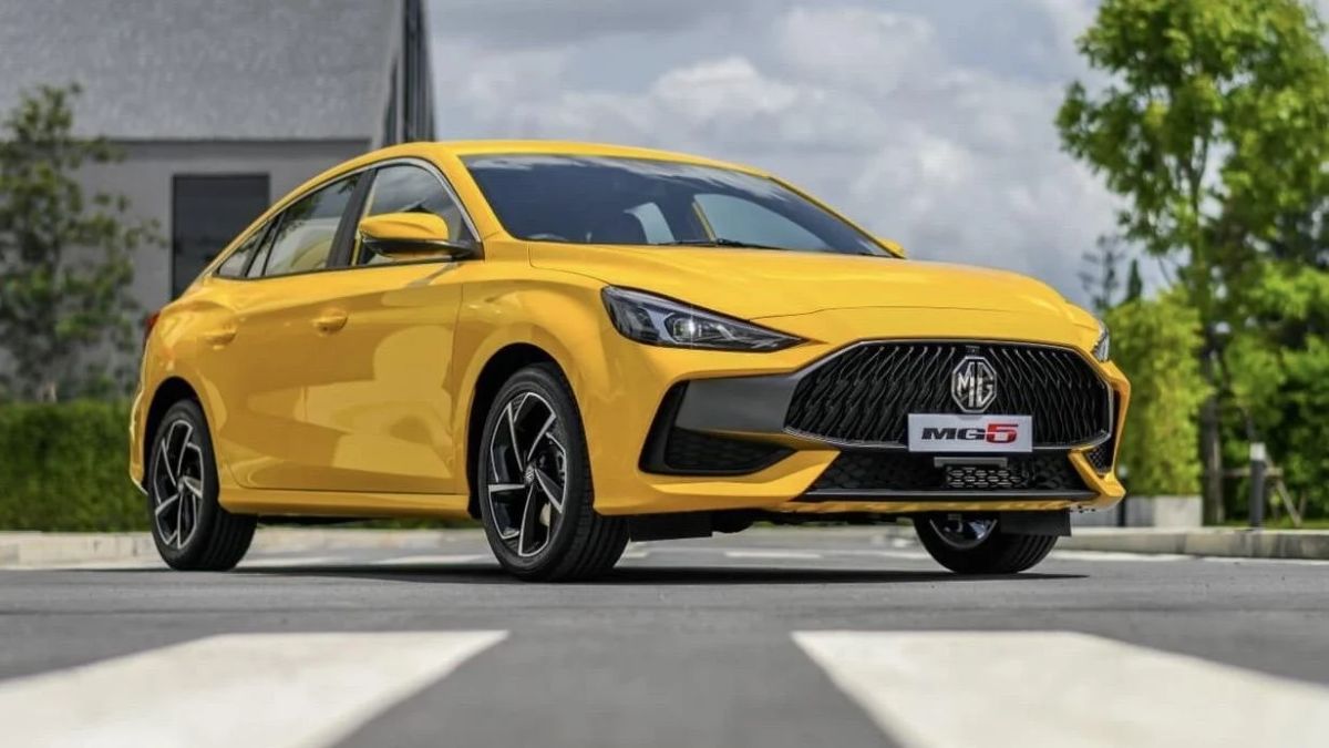 سيارة ام جي GT 2023
