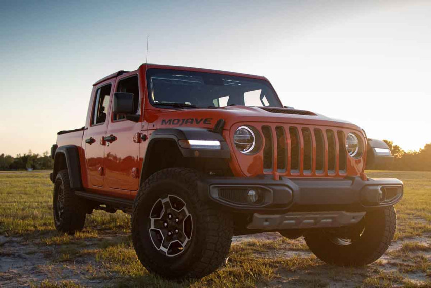 سيارة جيب جلاديتور