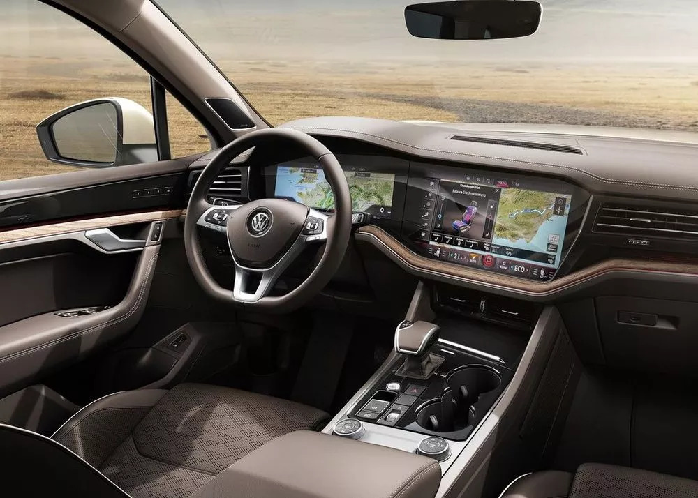 فولكس واجن طوارق من الداخل