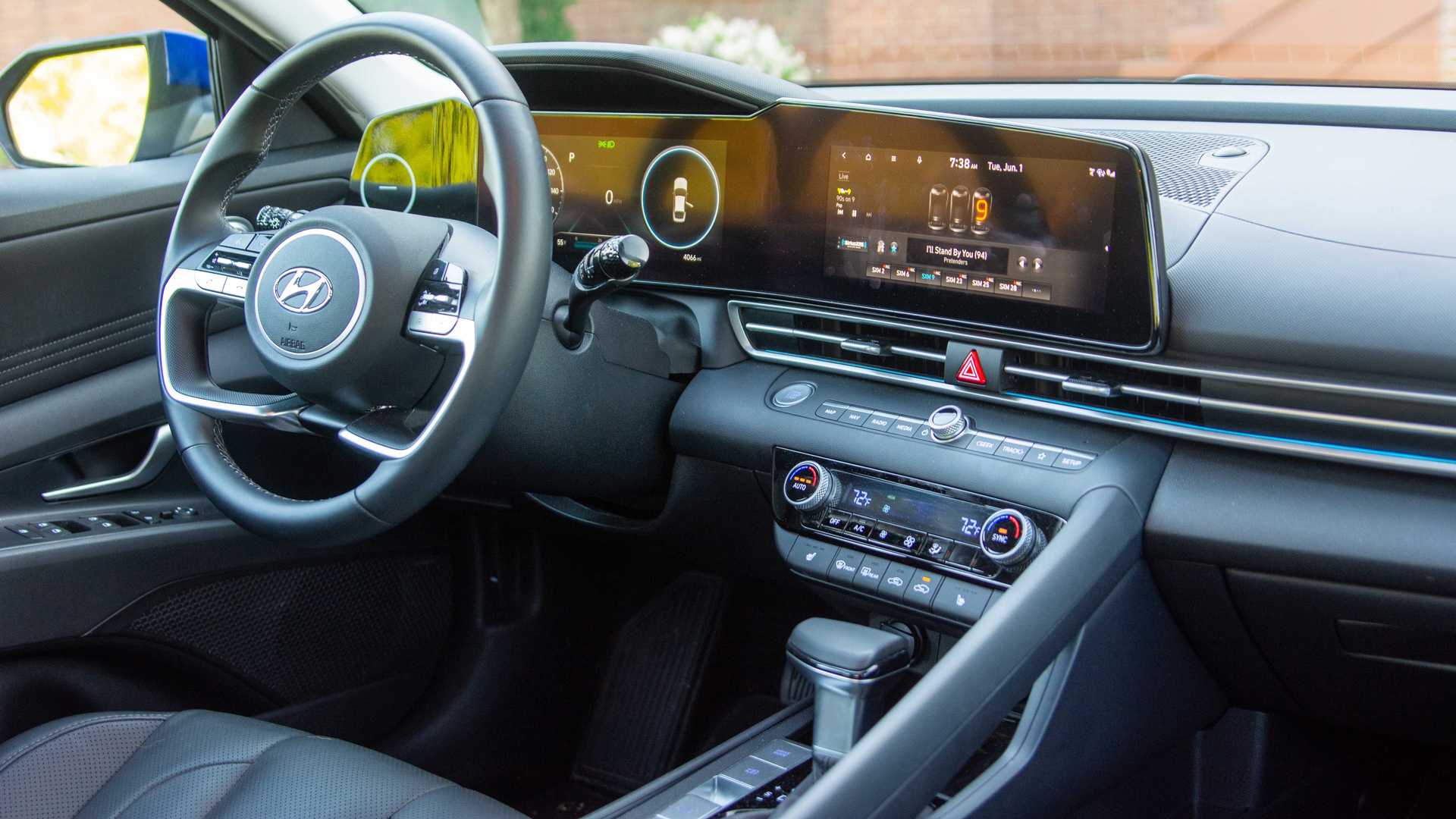 سياره النترا من الداخل