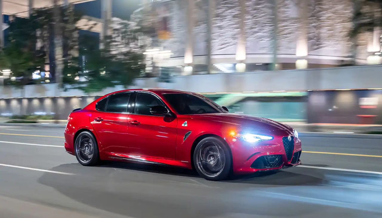 مواصفات محرك الفا روميو جوليا 2023