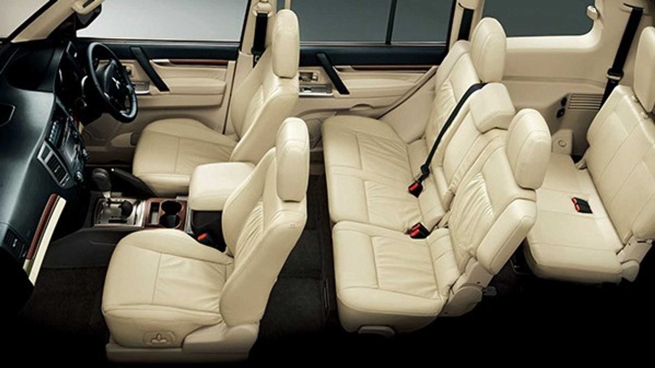 كيف تبدو سيارة باجيرو من الداخل