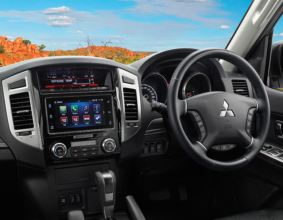 كيف تبدو سيارة باجيرو من الداخل