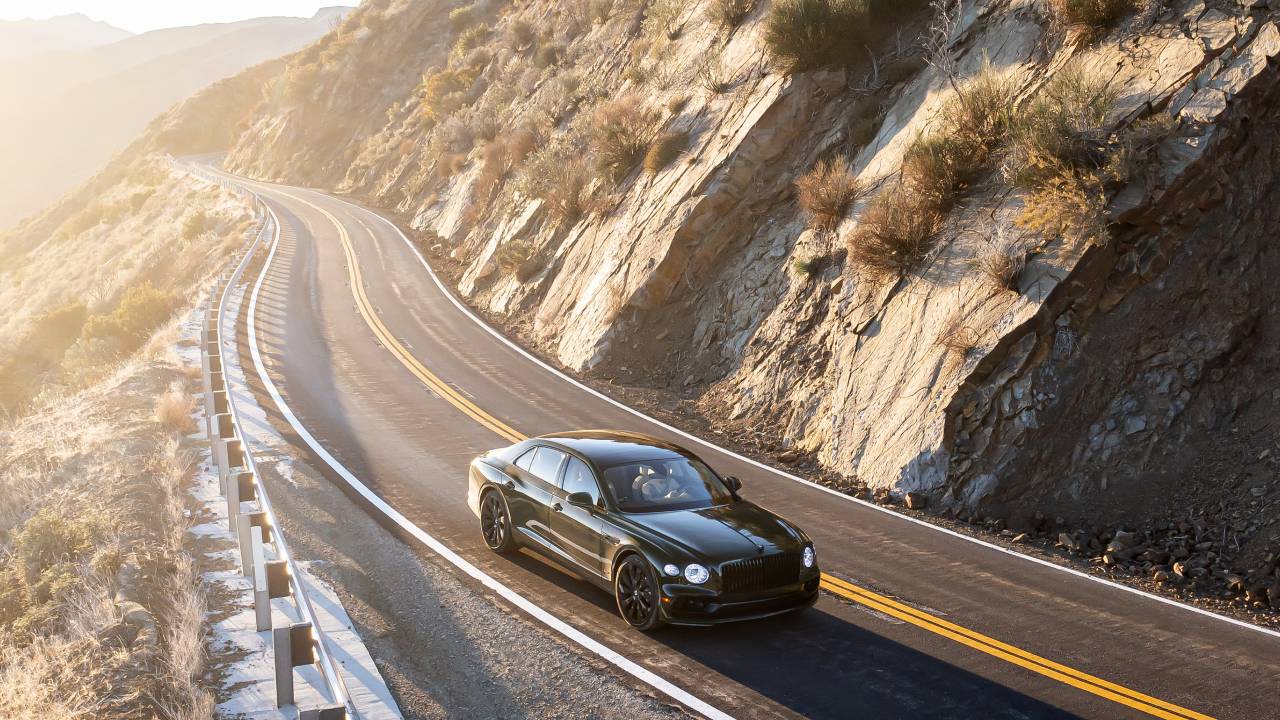 بنتلي فلاينج سبير الهجينة الجديدة