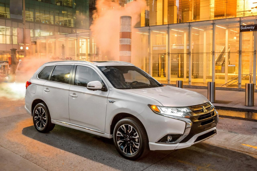 ميتسوبيشي اوتلاندر PHEV (5)