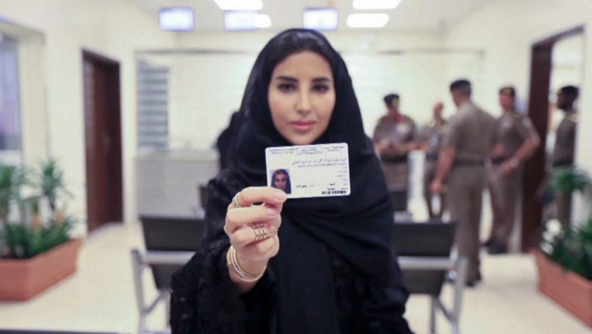 تعلمي طريقة استخراج رخصة قيادة سعودية للنساء