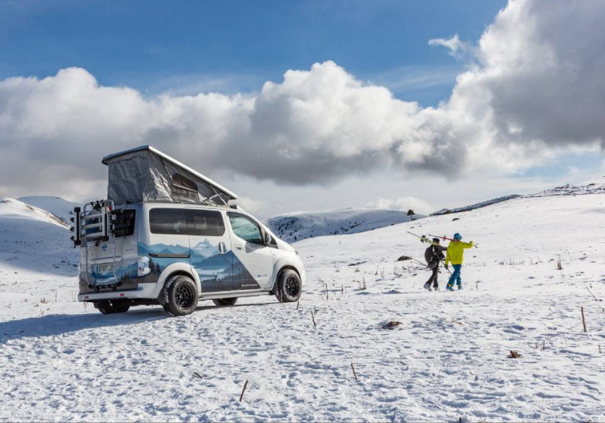 سيارة نيسان e-NV200 الكهربائية كليا للمغامرات الشتوية صورة 2