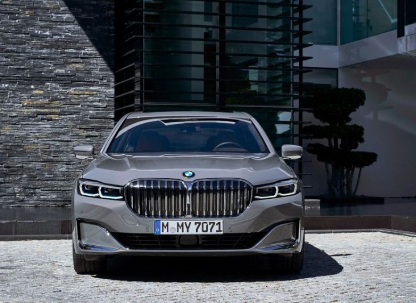 بي ام دبليو الفئة السابعة