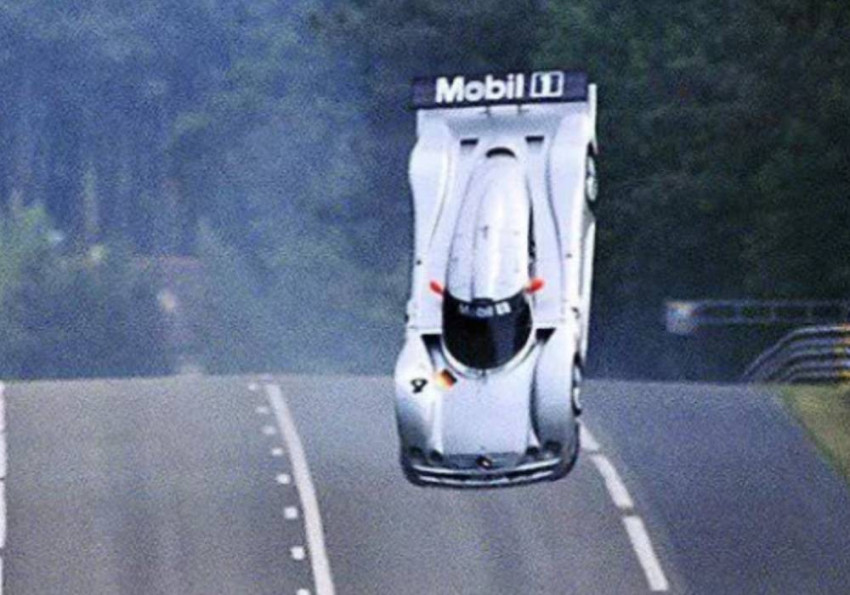 قصة صورة حوادث مرسيدس في Le Mans 1999 والقفزات اللولبية صورة 1