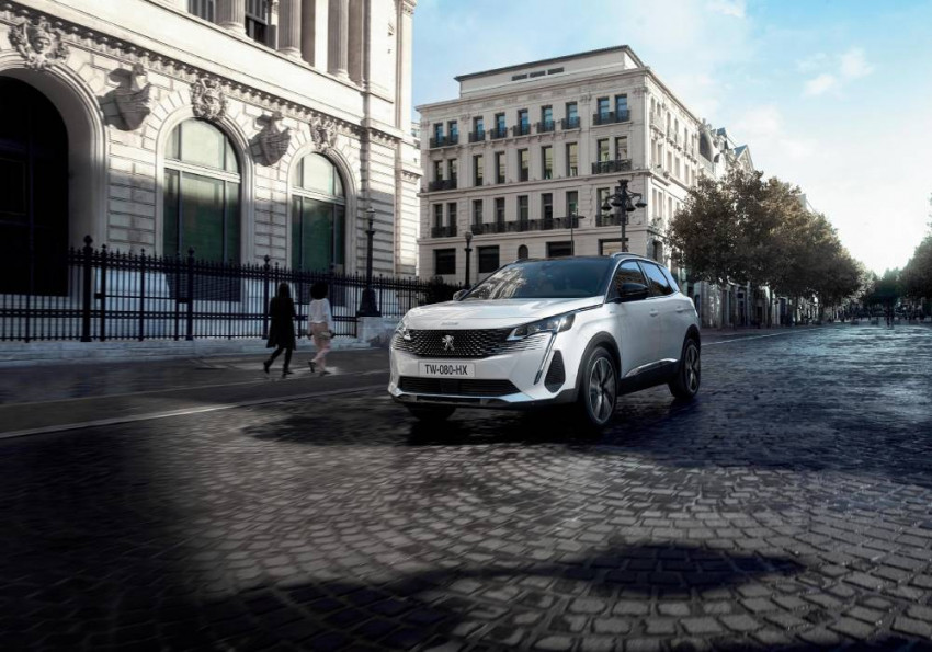 صورة 1_ PEUGEOT 3008 PHEV Front