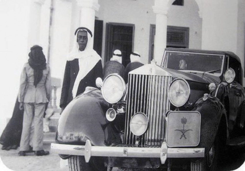 قصة صورة وسوم الإبل ولوحات السيارات بالسعودية قبل 100 عام صورة 1