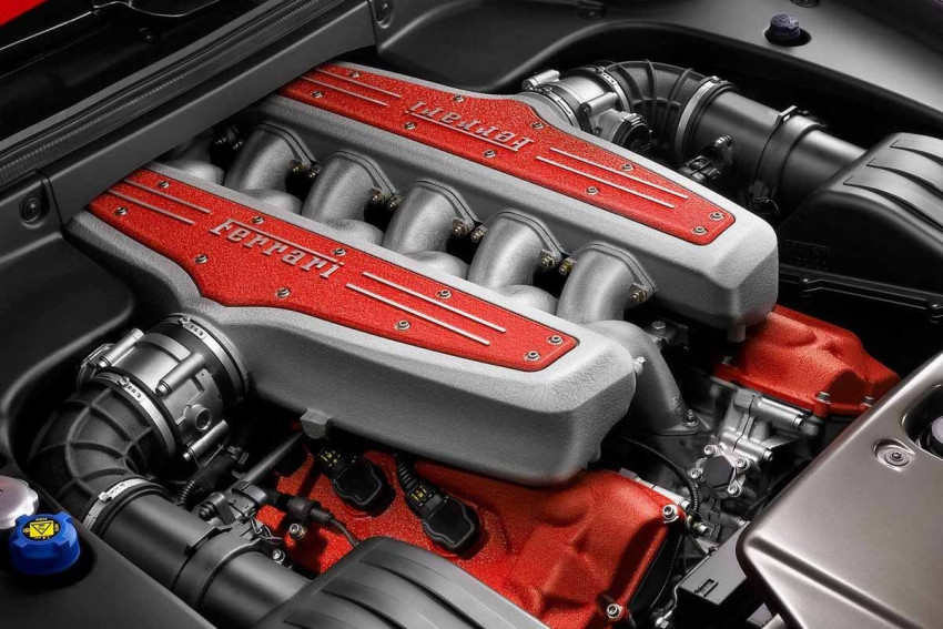 مكينة سيارة