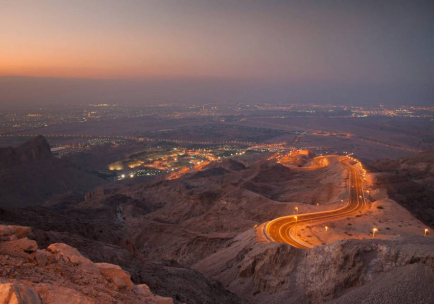 جبل حفيت الرائع في الامارات ثالث أكثر الرحلات البرية روعة في العالم صورة 1 