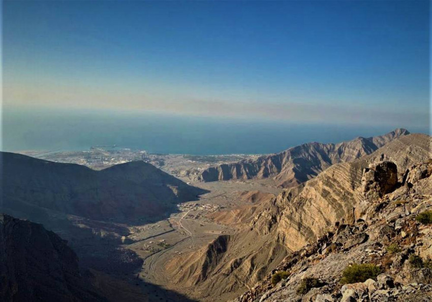 جبل جيس في الإمارات وجهة رائعة لمحبي الرحلات البرية ومغامرات ولا بالخيال صورة 3