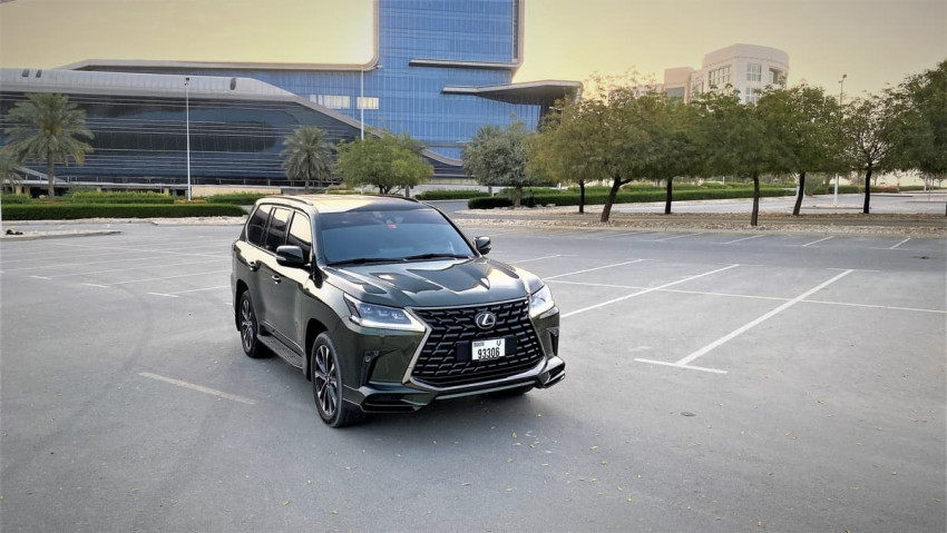 سيارة لكسيس