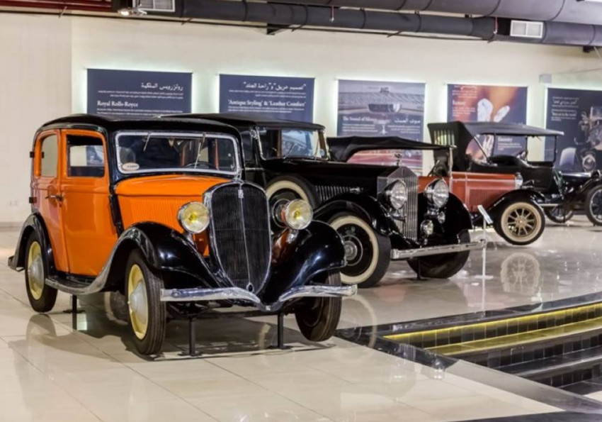 متحف الشارقة للسيارات الكلاسيكية  معلم من عالم آخر يجب ان تزوره حتما  صورة 1