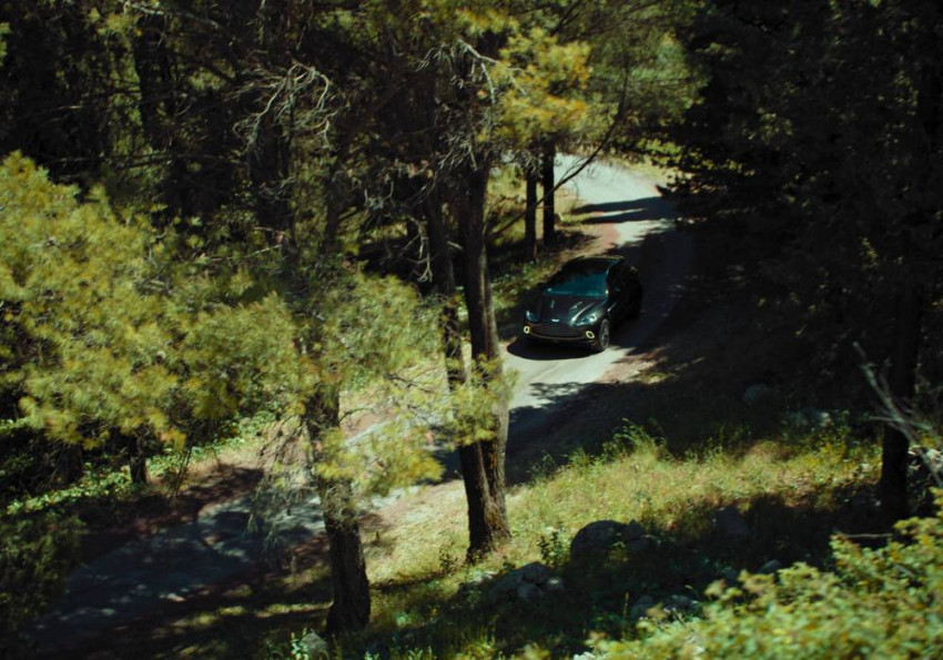 سيارة دي بي إكس من أستون مارتن تستحوذ على بطولة فيلم سينمائي جديد صورة 1