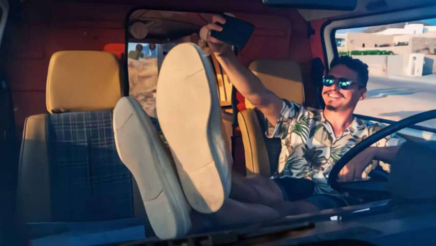 القدم على لوحة القيادة