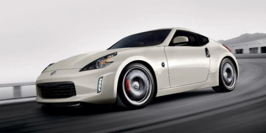 نيسان 370z