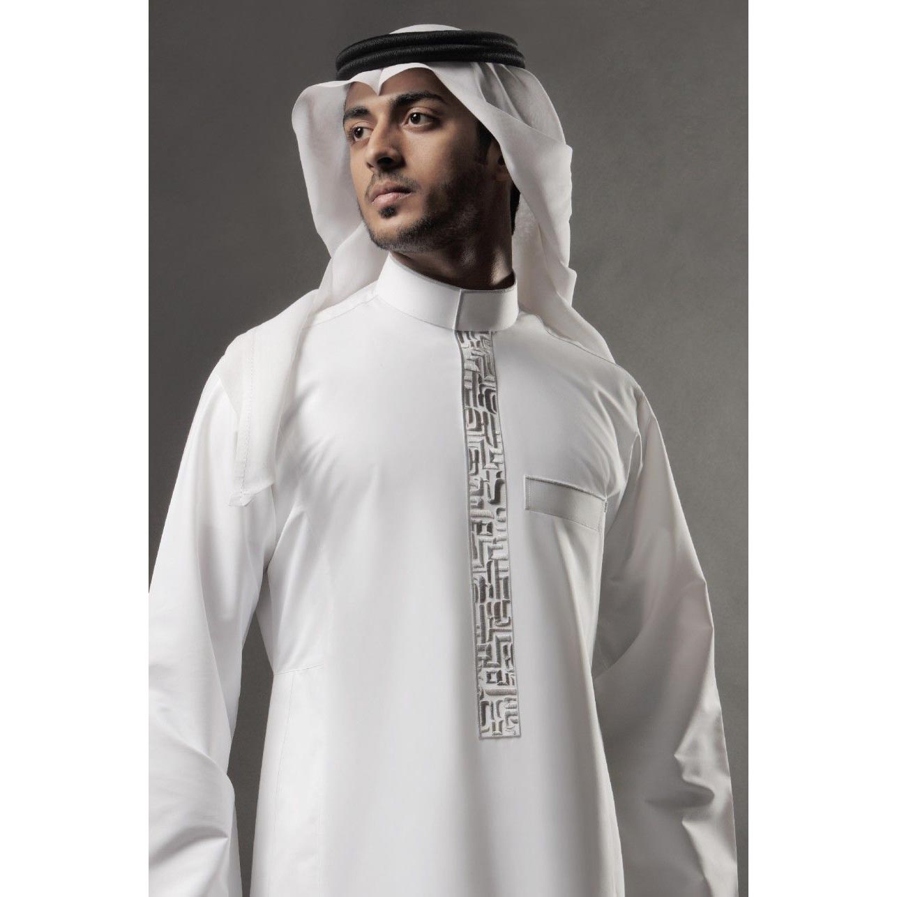 Продажа мусульманских. Тауб дишдаша. Камис мужская одежда мусульман. Арабский костюм мужской.