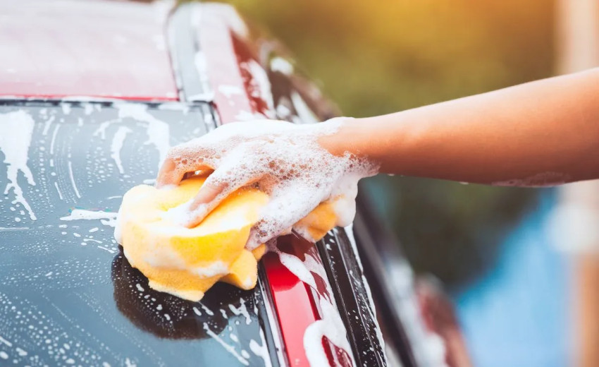 غسل السيارة