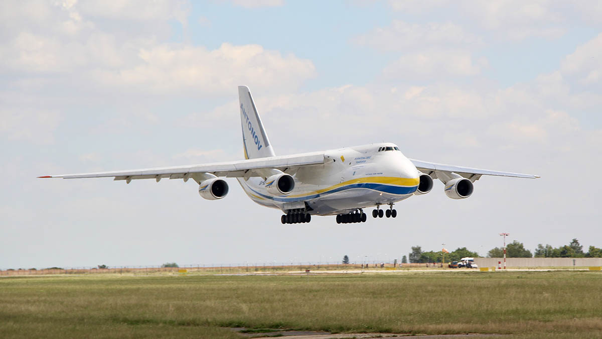 أنتونوف An-124 روسلان