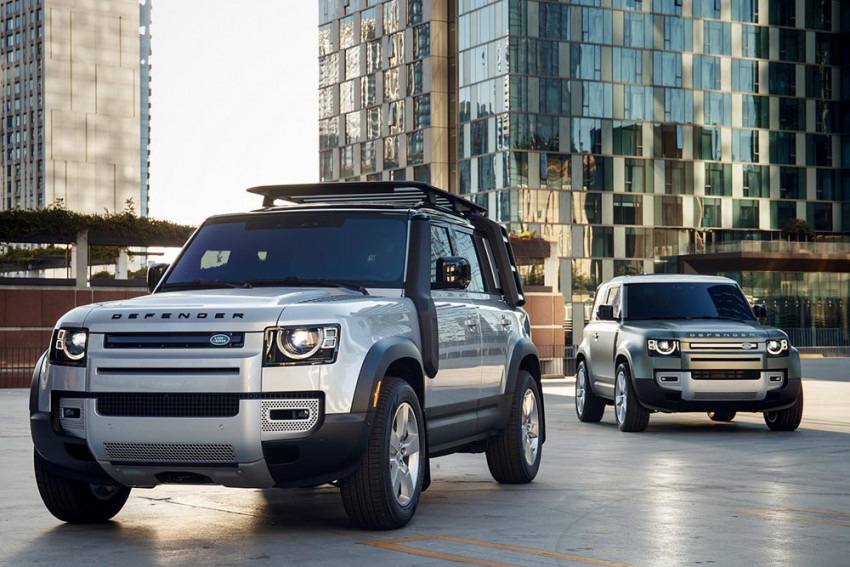 BRAINS AND BRAWN RUGGED NEW LAND ROVER DEFENDER SHOWCASES  (1)