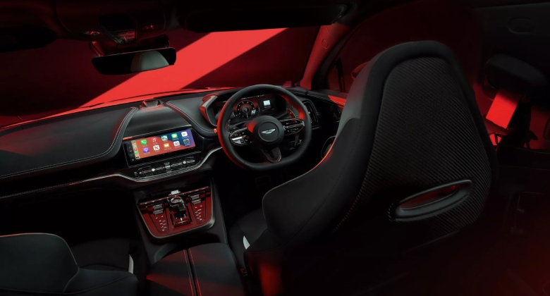 استون مارتن دي بي اكس داخلي