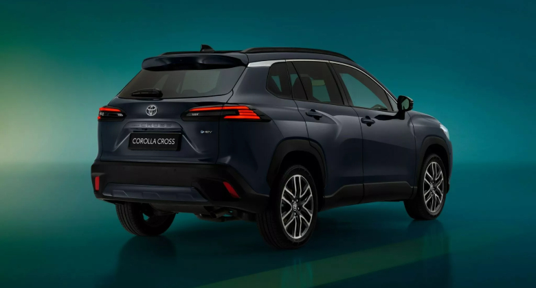 تويوتا كورولا كروس اداء