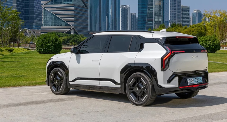 كيا سيارة العام خارجي