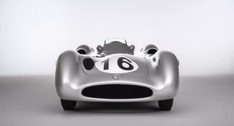 مرسيدس اسطورية متحف