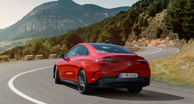 مرسيدس سي ال ايه اداء