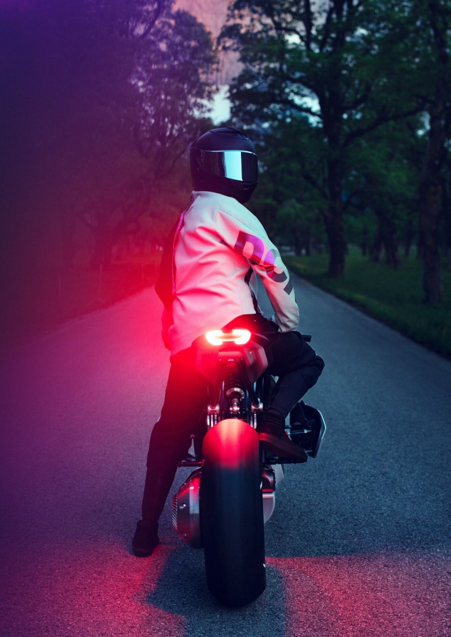 بي ام دبليو فيجن دي سي رودستر