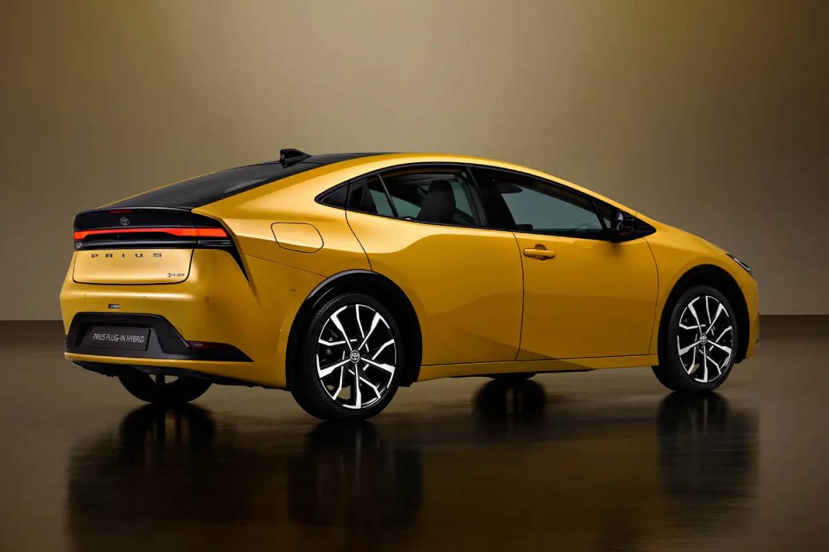 تويوتا بريوس